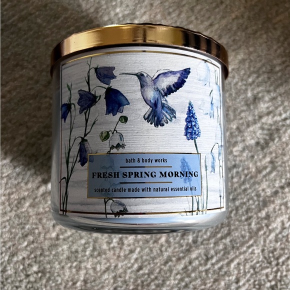New bath & body works fresh spring morning 3 wick candle! - Picture 6 of 6